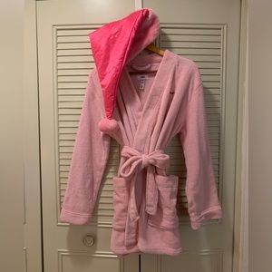 PINK robe size M/L Super cute, soft and comfy. Look at all pics. Minor spots